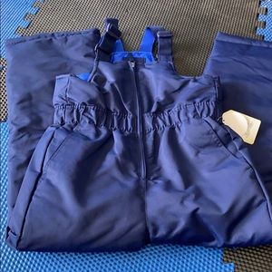 NWT SNOW BIB size s 6/7